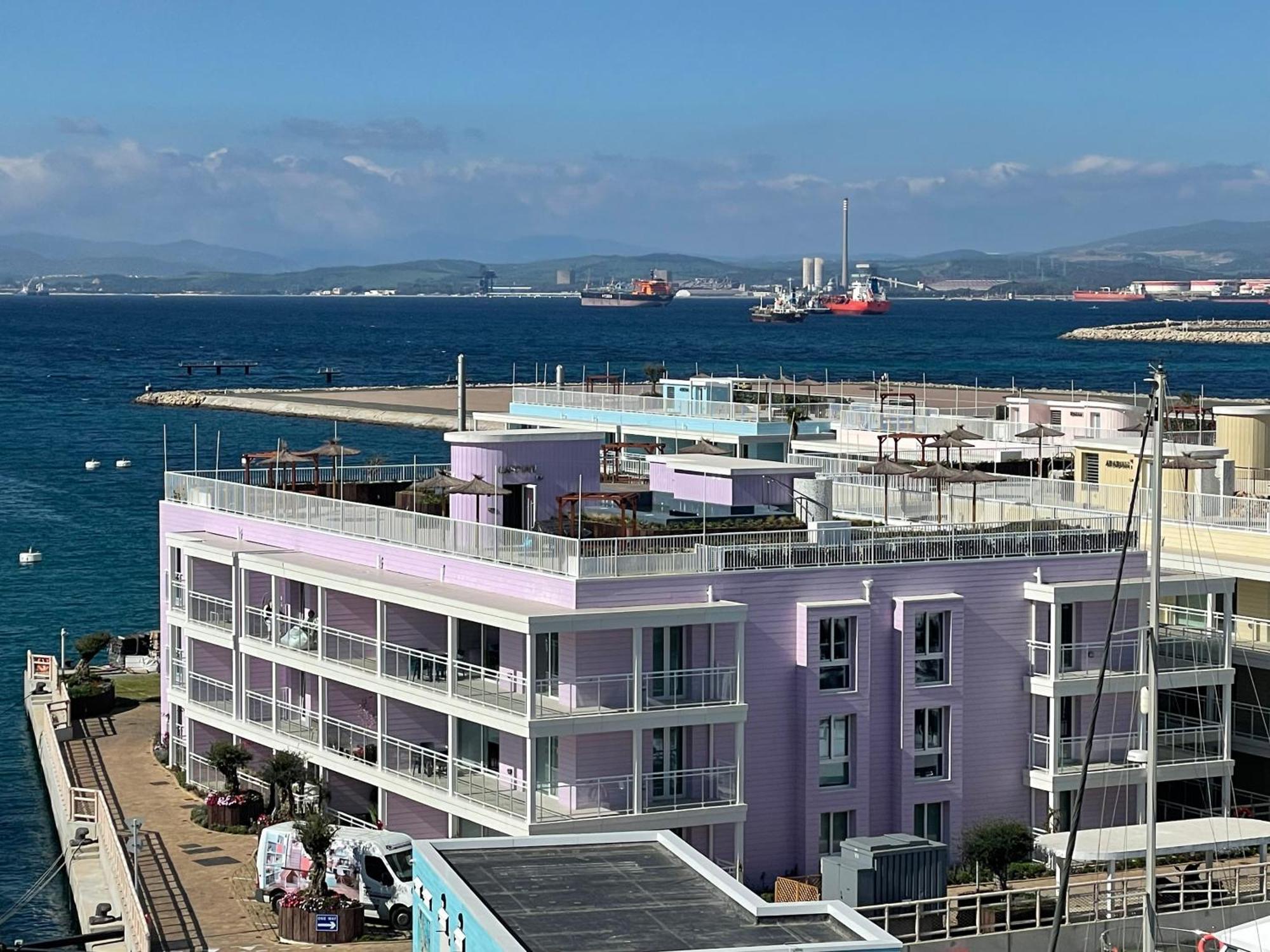 Deluxe Marina View Seafront Gibraltar Stay エクステリア 写真